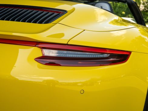 Certified 2018 Porsche 911 Carrera 4 GTS AWD/4WD image 21