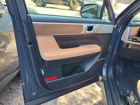 Used 2025 Hyundai Santa Fe Limited image 9