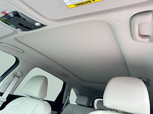 Used 2025 Kia Sorento S w/ Panoramic Sunroof Package FWD image 18