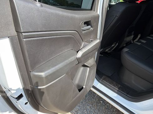 Used 2025 Chevrolet Colorado Trail Boss AWD/4WD image 22