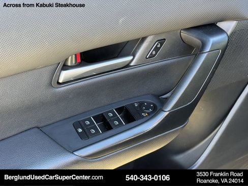 Used 2024 MAZDA CX-50 AWD 2.5 S w/ Preferred Package image 16