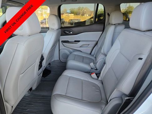 Used 2023 GMC Acadia SLT FWD image 11
