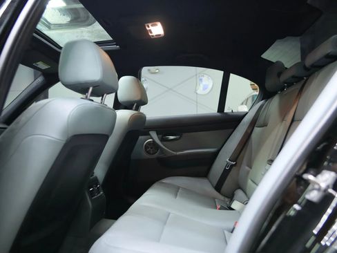 Used 2011 BMW M3 Sedan image 26