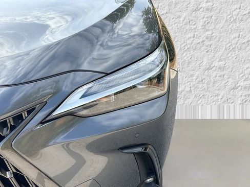 Used 2025 Lexus NX 250 FWD w/ Towing Package (2000 Lbs) image 9