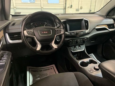 Used 2021 GMC Terrain SLE w/ Driver Convenience Package image 4