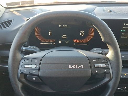 Used 2025 Kia K4 LXS image 17
