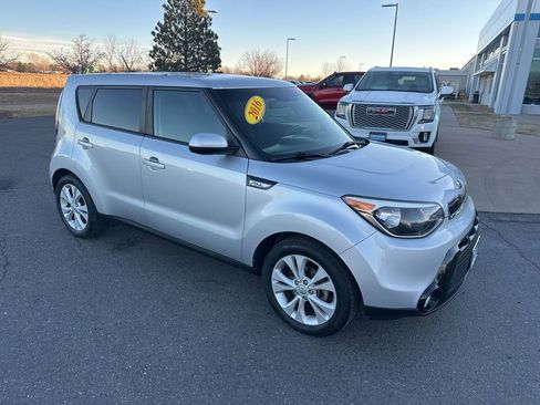 Used 2016 Kia Soul + image 35