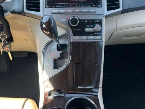 Used 2010 Toyota Venza AWD image 26