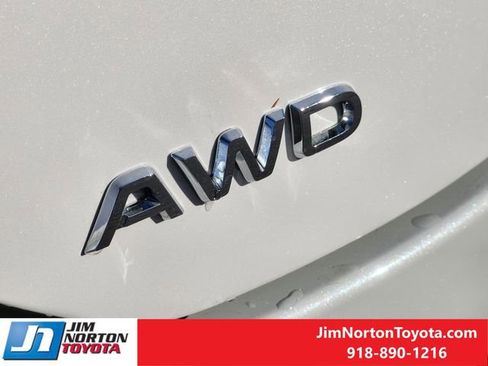 Used 2023 Honda Pilot Elite image 12