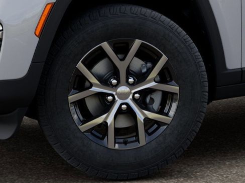 New 2025 Jeep Grand Cherokee Limited w/ Trailer Tow Package AWD/4WD image 8