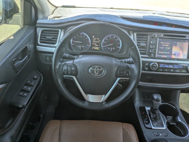 Used 2019 Toyota Highlander Limited AWD/4WD image 32