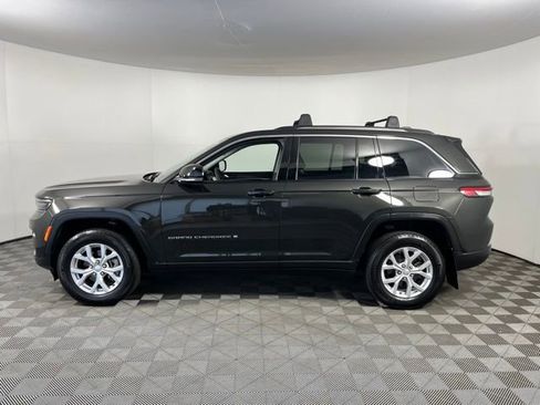 Used 2023 Jeep Grand Cherokee Limited image 4