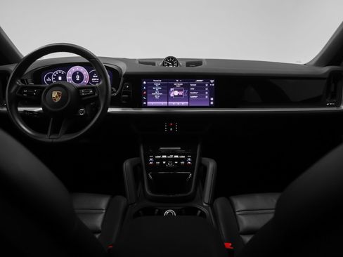 Certified 2024 Porsche Cayenne Coupe AWD/4WD image 26