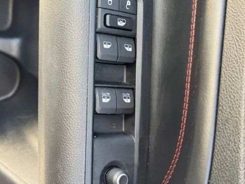 Used 2022 Jeep Compass Trailhawk w/ Sun and Sound Group AWD/4WD image 9