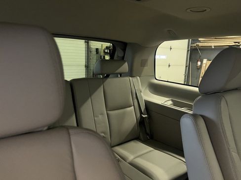 Used 2013 Chevrolet Tahoe LTZ image 10