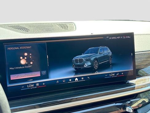 Used 2025 BMW X7 xDrive40i image 34