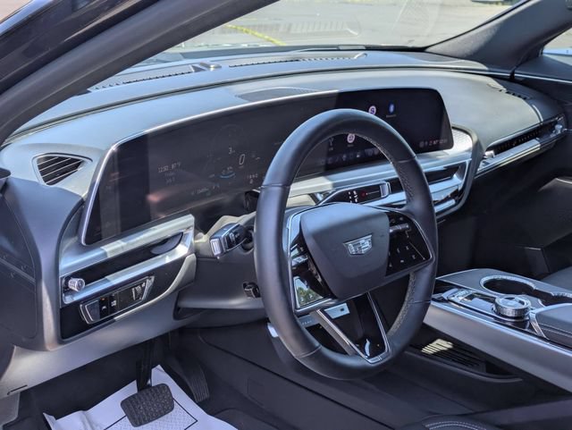 Used 2024 Cadillac Lyriq Luxury w/ LPO, Floor Liner Package AWD/4WD image 14