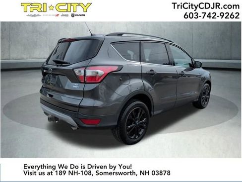 Used 2018 Ford Escape SE image 5