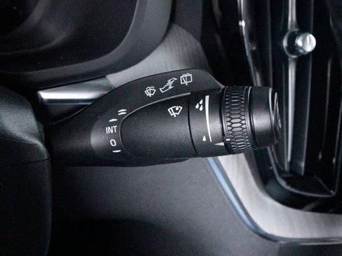 Certified 2025 Volvo XC60 B5 Plus image 21