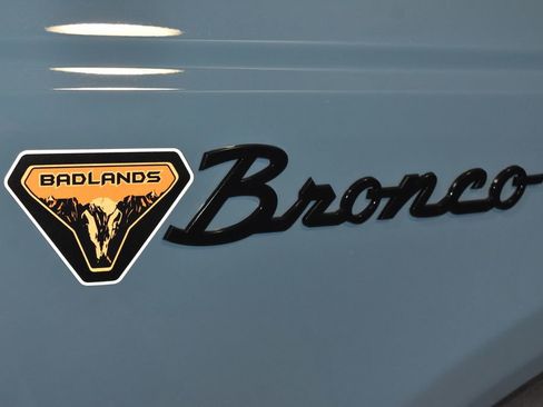 Used 2023 Ford Bronco Badlands image 23