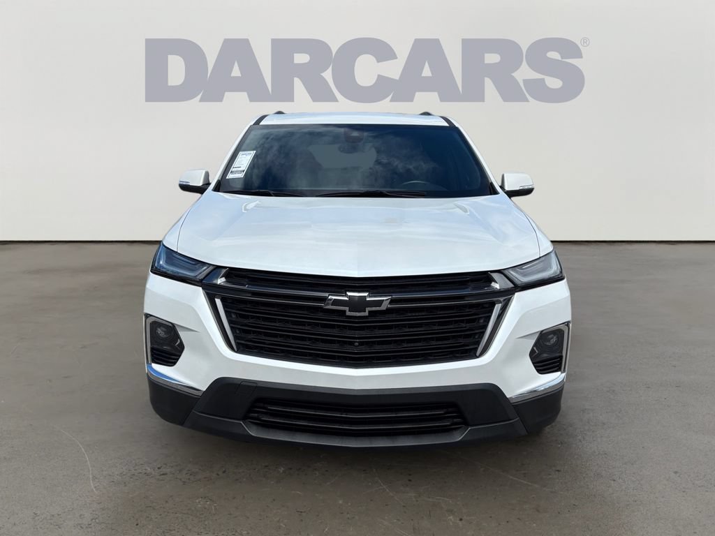 Used 2023 Chevrolet Traverse LT FWD image 2