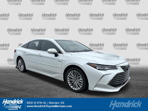 Used 2020 Toyota Avalon Limited w/ All Weather Liner Package image 1