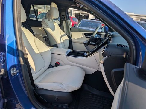 Used 2025 Mercedes-Benz GLC 300 image 20