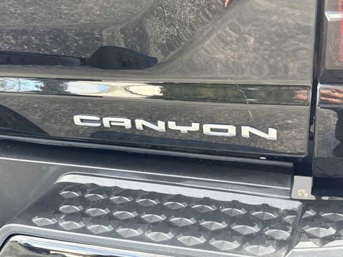 Used 2023 GMC Canyon Denali image 10