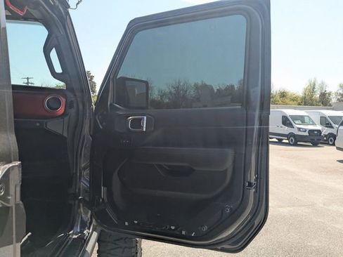 Used 2018 Jeep Wrangler Unlimited Rubicon image 30