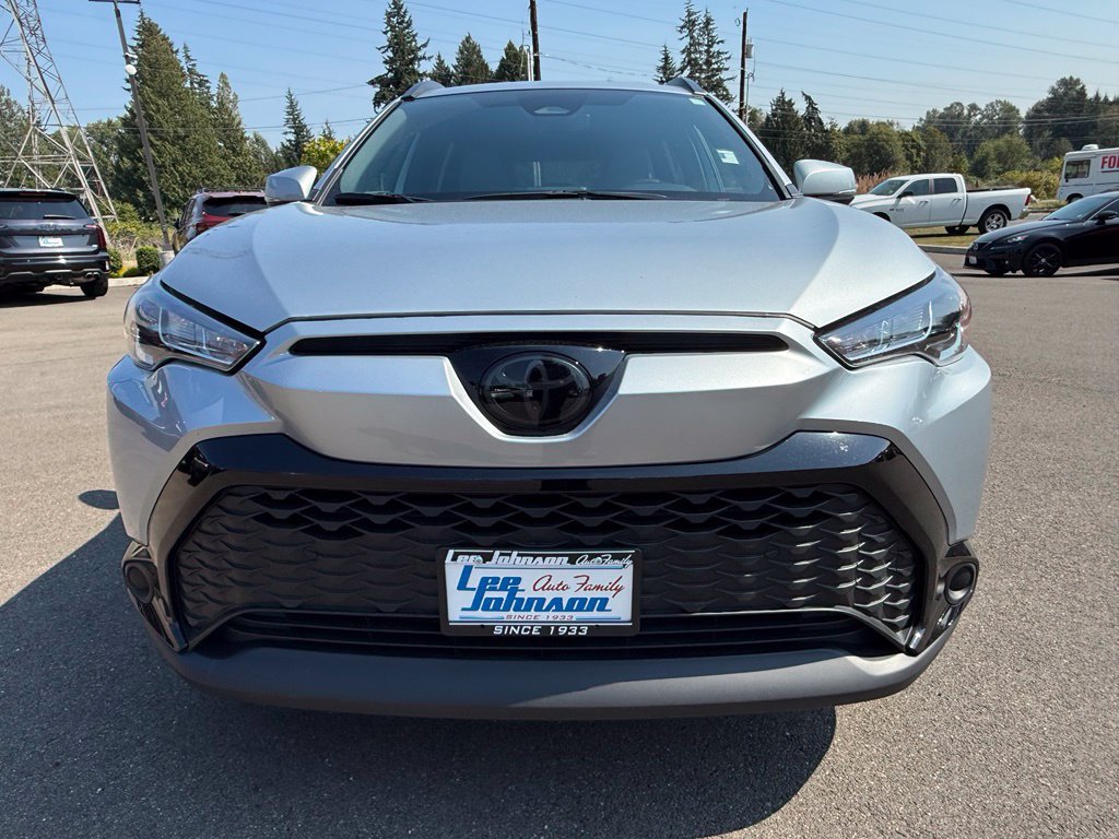 Used 2023 Toyota Corolla Cross AWD Hybrid w/ Moonroof Package image 8