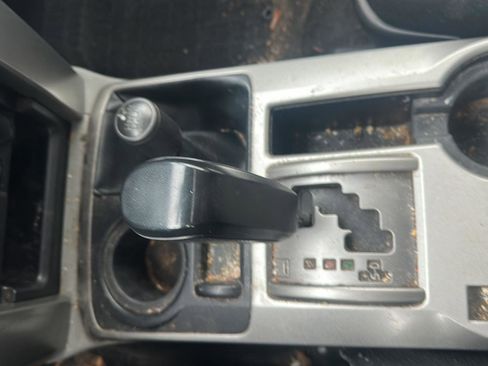 Used 2011 Toyota 4Runner SR5 w/ Convenience Pkg image 13