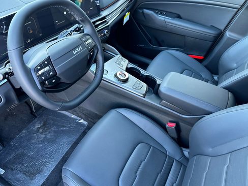 Certified 2026 Kia Sportage SX Prestige image 11