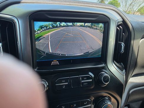 Used 2020 Chevrolet Silverado 1500 LT AWD/4WD image 21