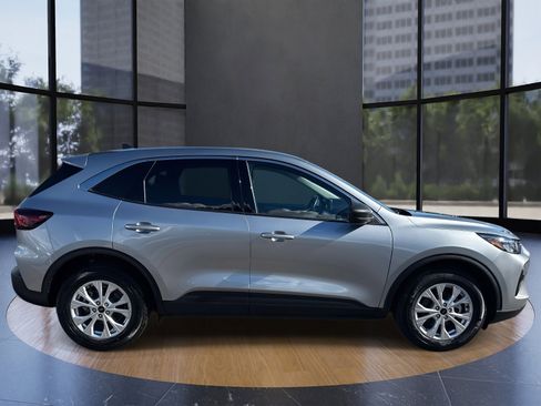 Certified 2024 Ford Escape Active image 2