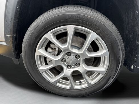 Used 2023 Jeep Compass Latitude AWD/4WD image 23