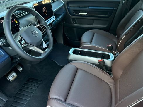 New 2025 Volkswagen ID. Buzz Pro S image 8