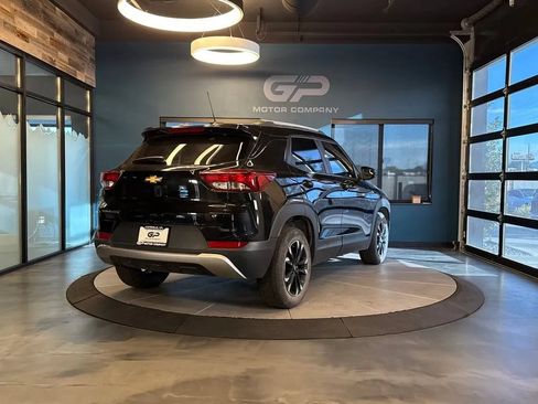 Used 2022 Chevrolet TrailBlazer LT FWD image 3