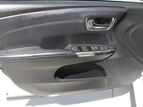 Used 2018 Toyota Avalon Touring w/ Carpet Mat Package FWD image 11