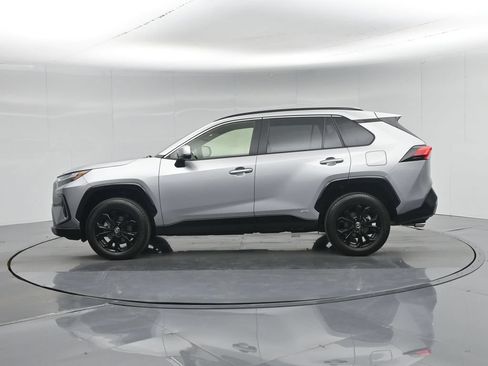 Used 2025 Toyota RAV4 SE AWD/4WD image 32