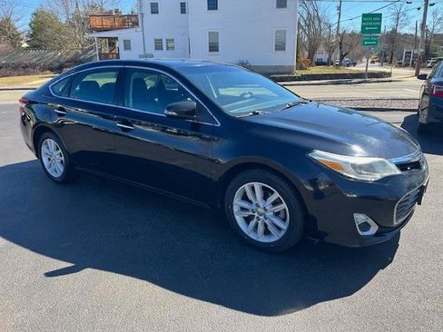 Used 2014 Toyota Avalon XLE w/ Livery Package image 2