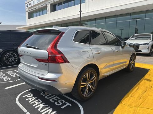 Used 2018 Volvo XC60 T5 Momentum w/ Vision Package image 4
