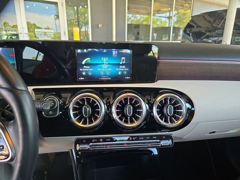 Used 2022 Mercedes-Benz A 220 image 19