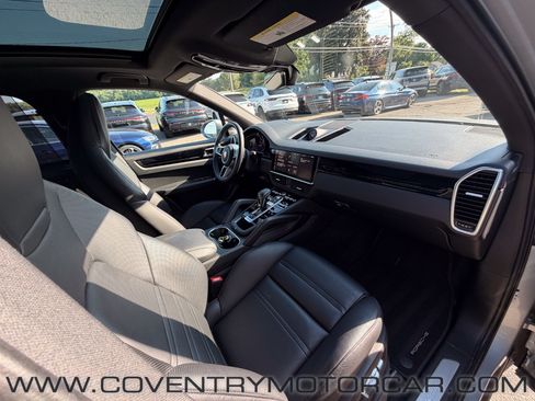 Used 2021 Porsche Cayenne AWD/4WD image 29