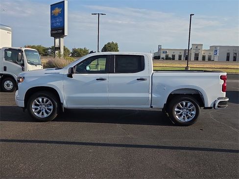 New 2026 Chevrolet Silverado 1500 Custom image 2