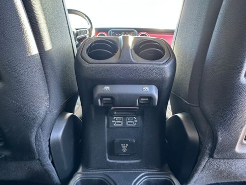 Used 2021 Jeep Wrangler Unlimited Rubicon AWD/4WD image 19
