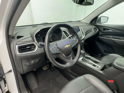 Used 2018 Chevrolet Equinox Premier image 4