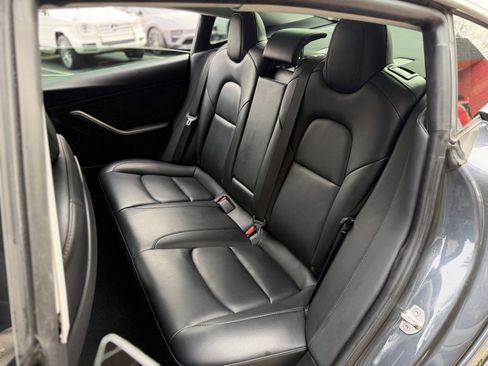 Used 2021 Tesla Model 3 Performance image 31