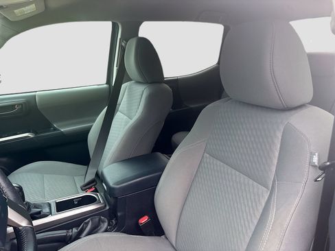 Used 2020 Toyota Tacoma SR5 RWD image 19