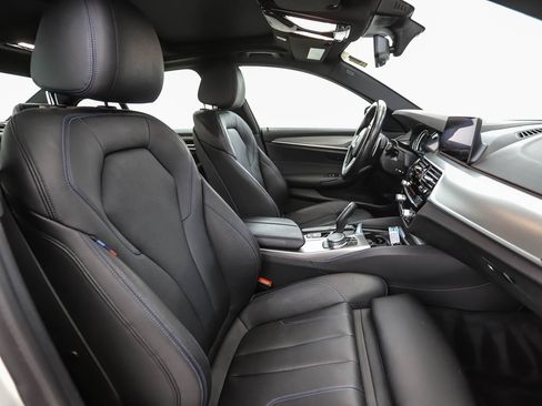 Used 2019 BMW 530i xDrive w/ M Sport Package AWD/4WD image 31