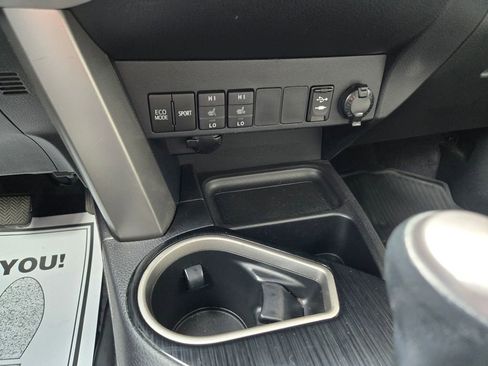 Used 2016 Toyota RAV4 Limited AWD/4WD image 24